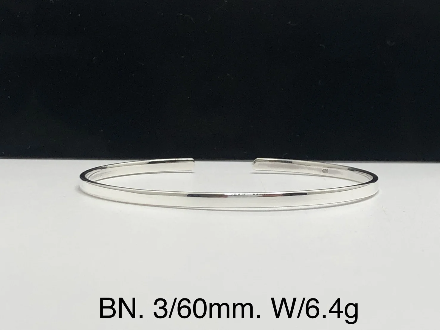 กำไลข้อมือเงินแท้